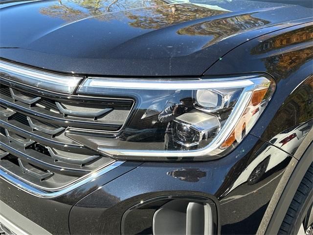 new 2026 Volkswagen Atlas Cross Sport car, priced at $48,151