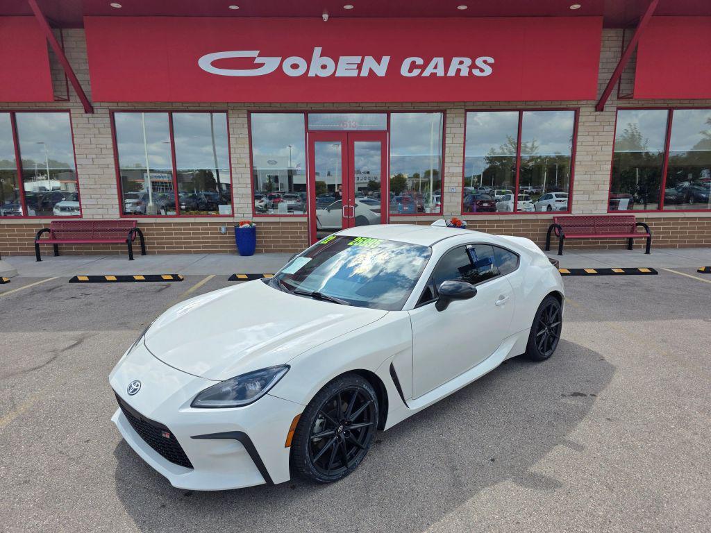 used 2022 Toyota GR86 car, priced at $25,995
