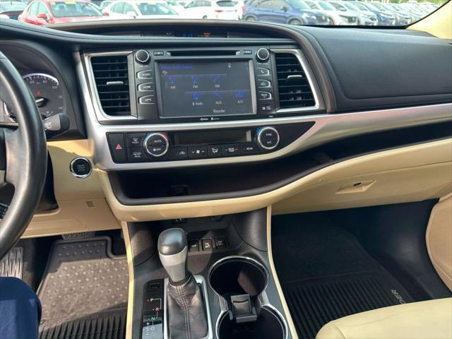 used 2015 Toyota Highlander car, priced at $17,995