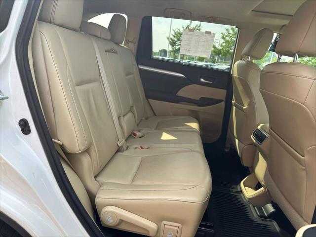 used 2015 Toyota Highlander car, priced at $17,995