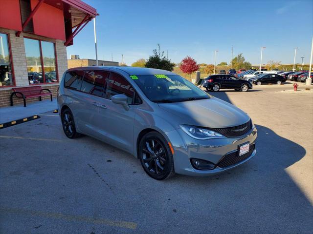 used 2020 Chrysler Pacifica car, priced at $19,995