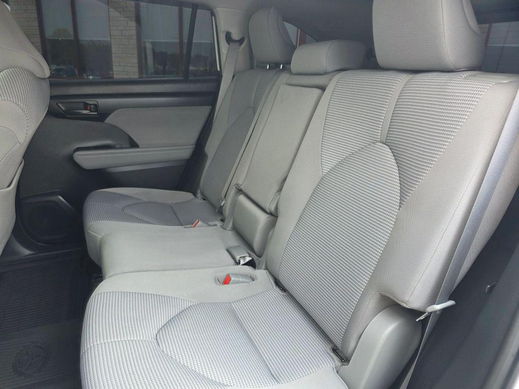 used 2020 Toyota Highlander Hybrid car, priced at $24,995