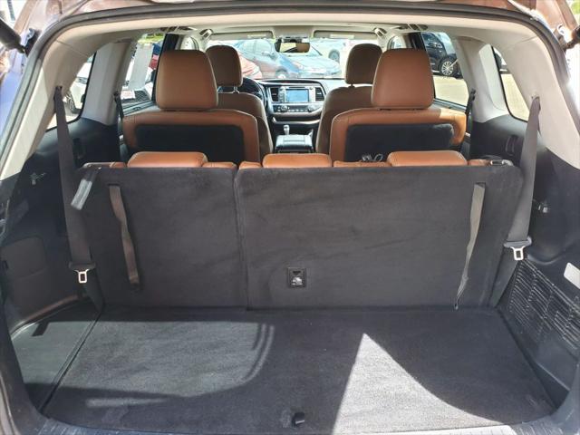 used 2017 Toyota Highlander Hybrid car, priced at $26,995