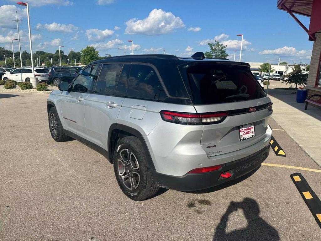 used 2022 Jeep Grand Cherokee car, priced at $35,995