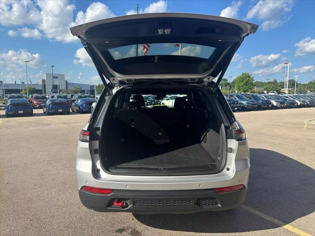 used 2022 Jeep Grand Cherokee car, priced at $35,995