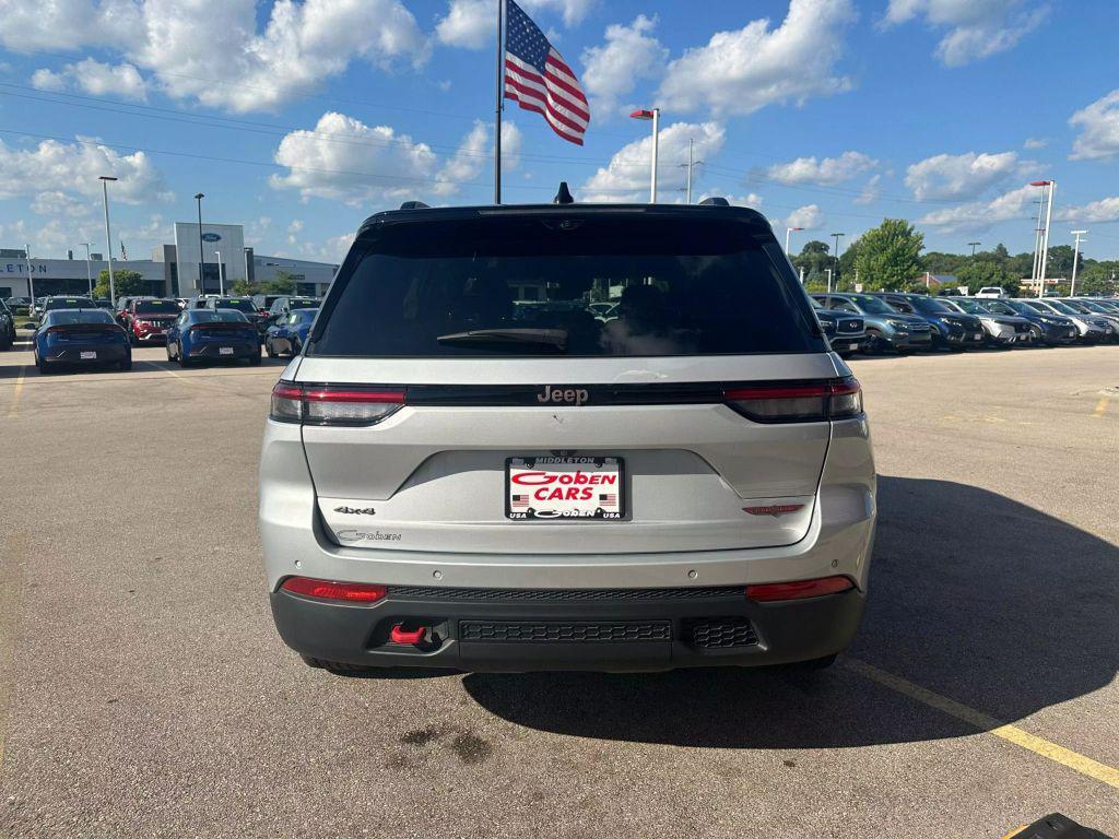 used 2022 Jeep Grand Cherokee car, priced at $35,995