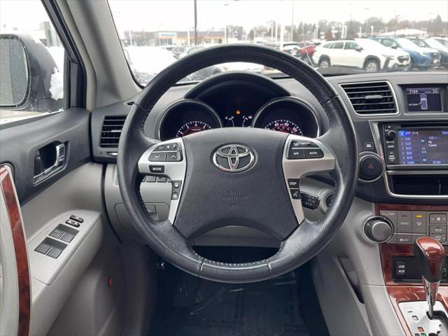 used 2013 Toyota Highlander car, priced at $12,995