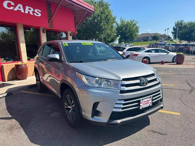 used 2019 Toyota Highlander car, priced at $21,995