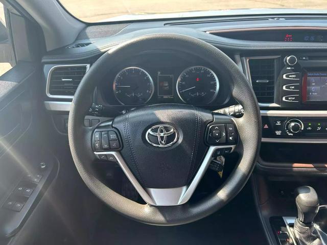 used 2019 Toyota Highlander car, priced at $21,995