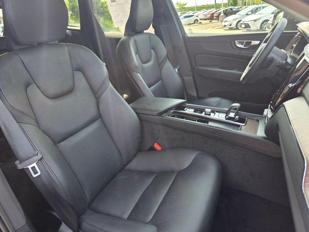 used 2022 Volvo XC60 car, priced at $25,995