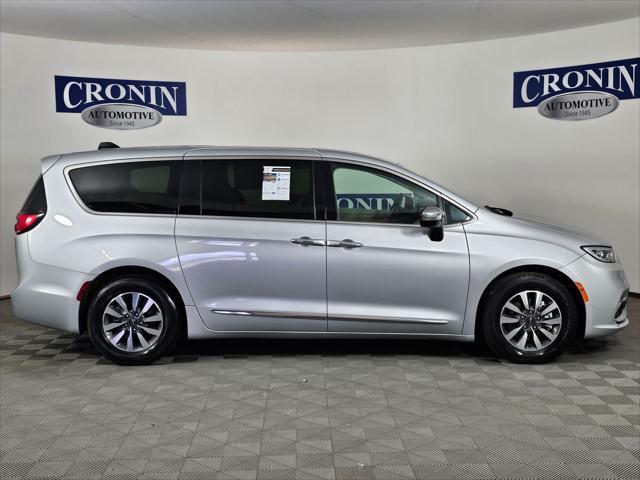 used 2023 Chrysler Pacifica Hybrid car, priced at $27,495
