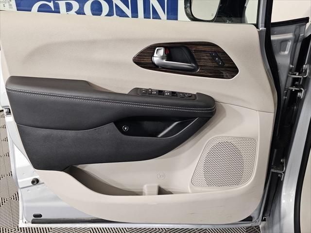 used 2023 Chrysler Pacifica Hybrid car, priced at $27,495