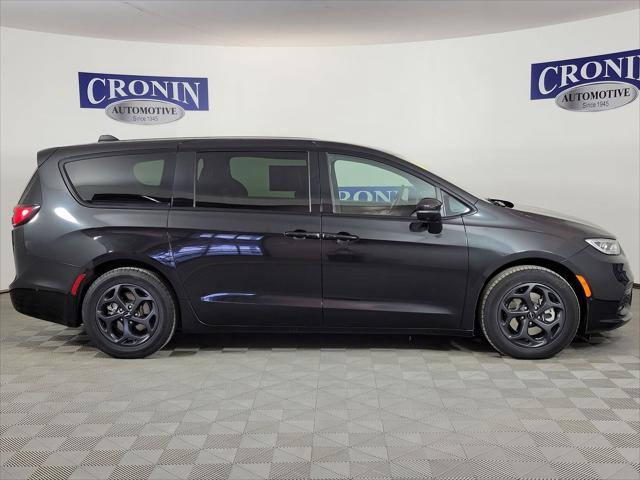 used 2022 Chrysler Pacifica Hybrid car, priced at $24,182