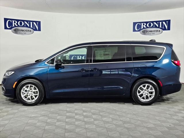 new 2025 Chrysler Pacifica car, priced at $43,807
