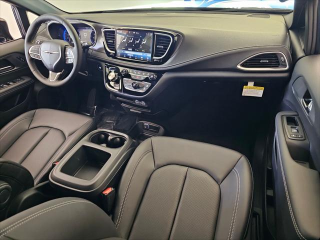 new 2025 Chrysler Pacifica car, priced at $43,807