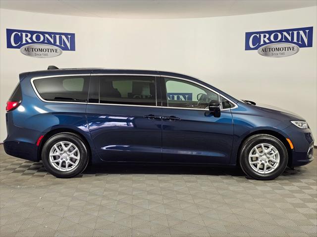 new 2025 Chrysler Pacifica car, priced at $43,807