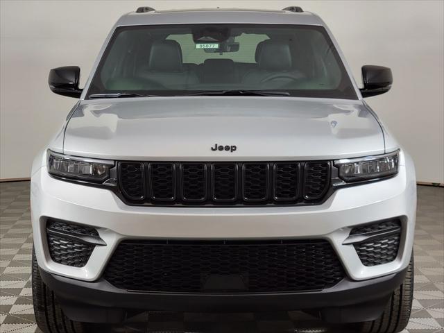 new 2025 Jeep Grand Cherokee car, priced at $45,760