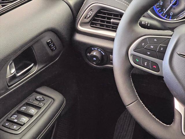 new 2025 Chrysler Pacifica car, priced at $43,307