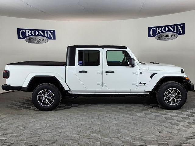 new 2024 Jeep Gladiator car, priced at $48,337