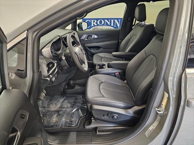 new 2025 Chrysler Pacifica car, priced at $50,067