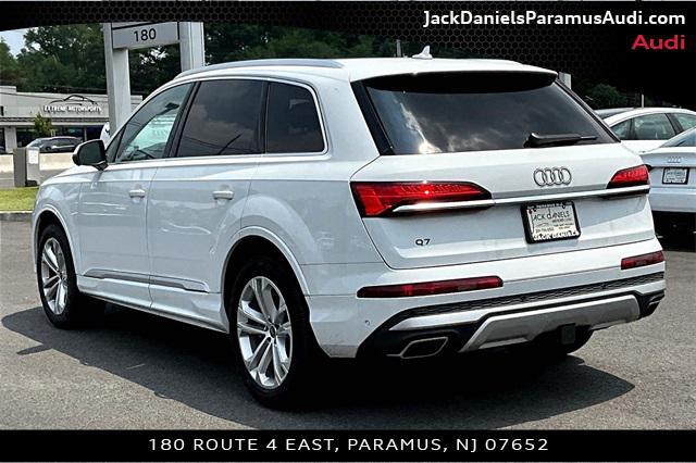 new 2025 Audi Q7 car, priced at $75,930