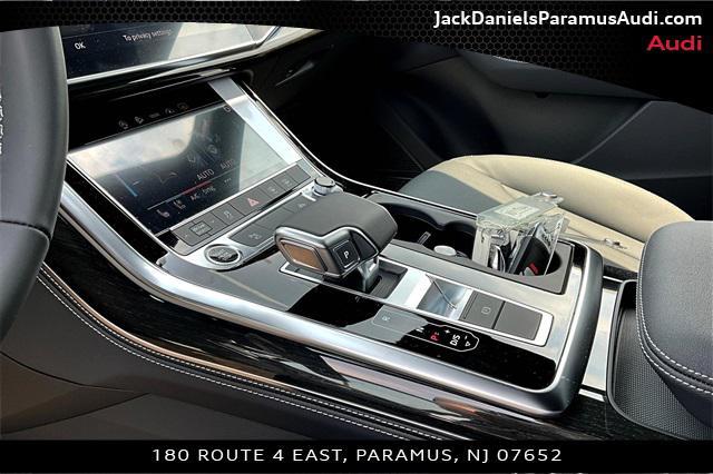 new 2025 Audi Q7 car, priced at $75,930