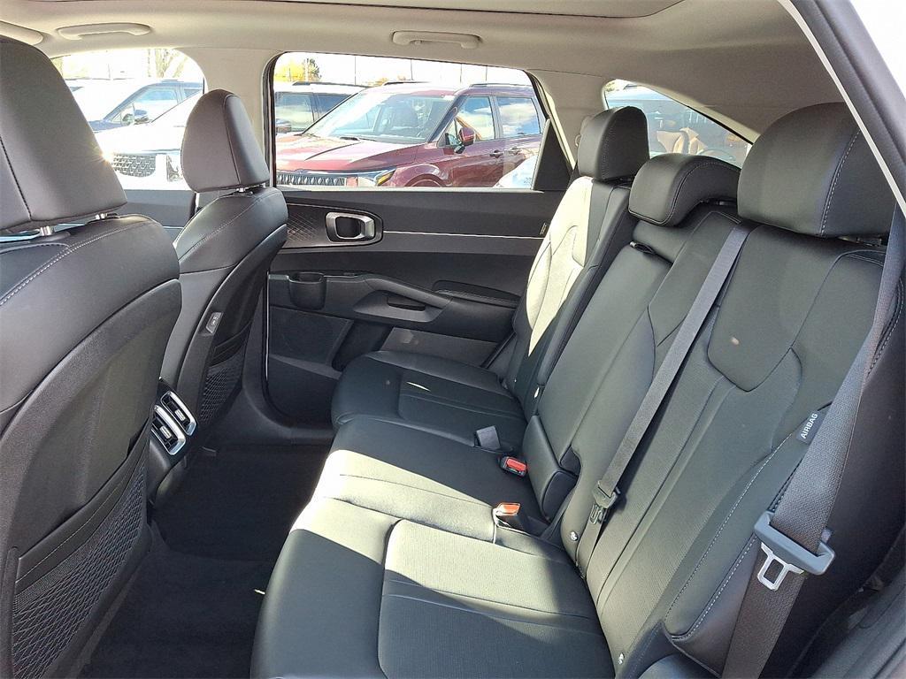 new 2025 Kia Sorento car, priced at $38,325