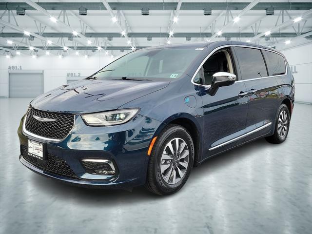 used 2023 Chrysler Pacifica Hybrid car, priced at $30,900