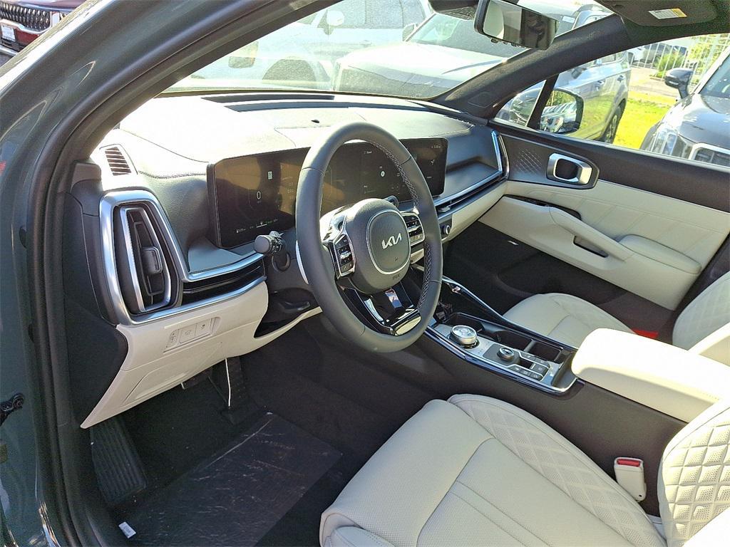 new 2025 Kia Sorento Hybrid car, priced at $48,700