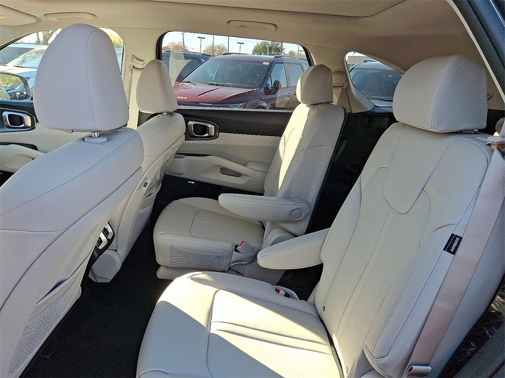 new 2026 Kia Sorento Hybrid car, priced at $44,575
