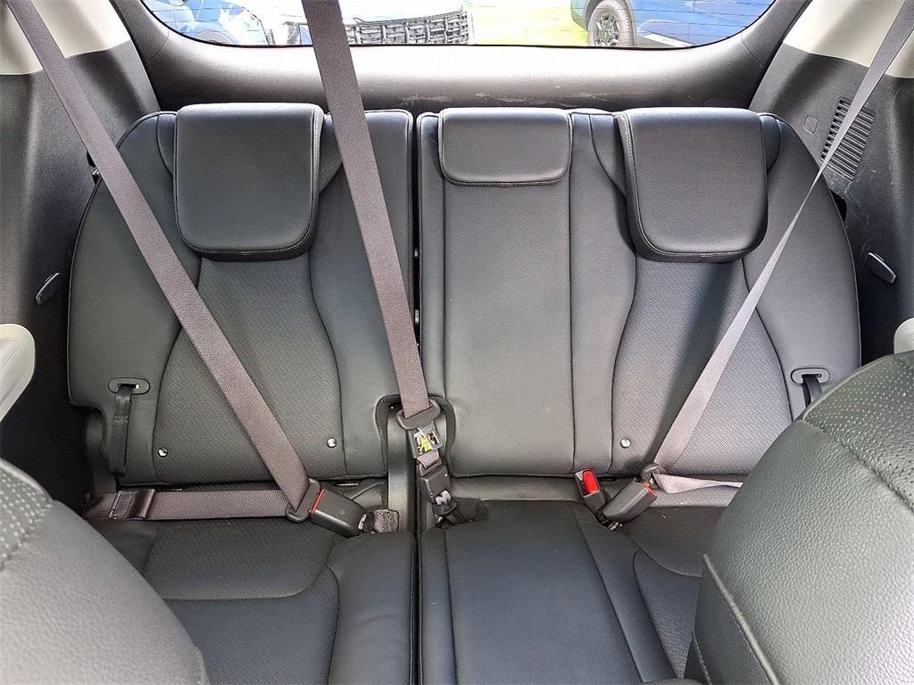 used 2023 Kia Carnival car, priced at $40,500