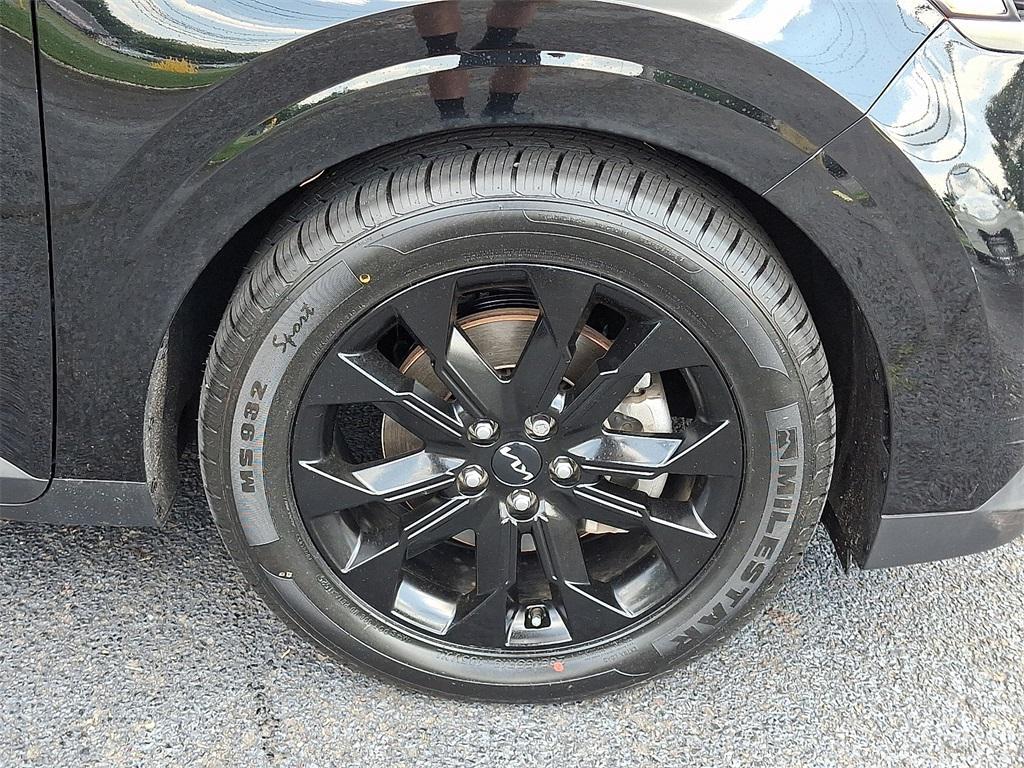 used 2023 Kia Carnival car, priced at $40,500