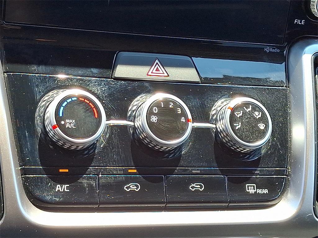 used 2022 Kia Sorento car, priced at $25,390