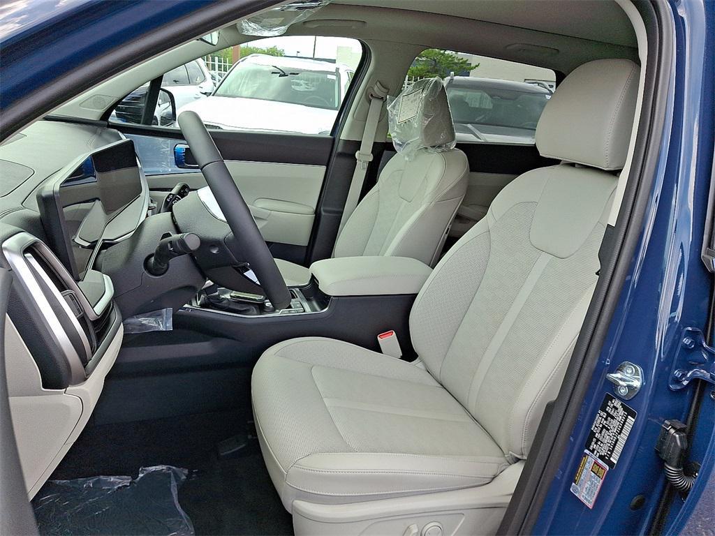 new 2025 Kia Sorento car, priced at $44,050