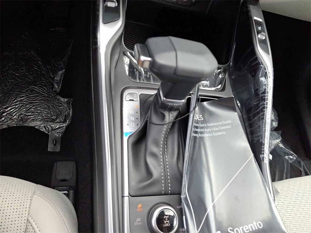 new 2025 Kia Sorento car, priced at $44,050