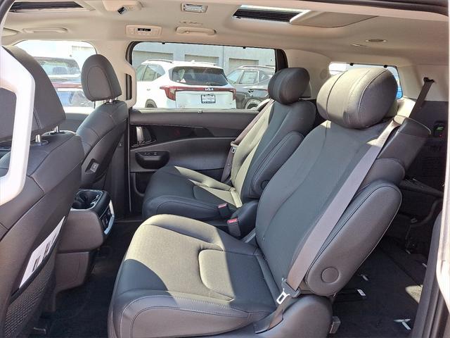 new 2025 Kia Carnival car, priced at $52,755