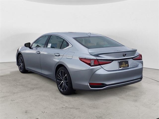 new 2025 Lexus ES 300h car, priced at $47,979