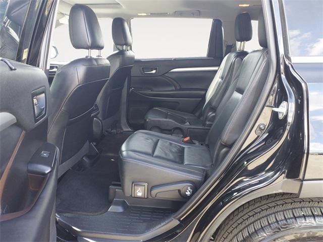used 2019 Toyota Highlander car, priced at $23,888