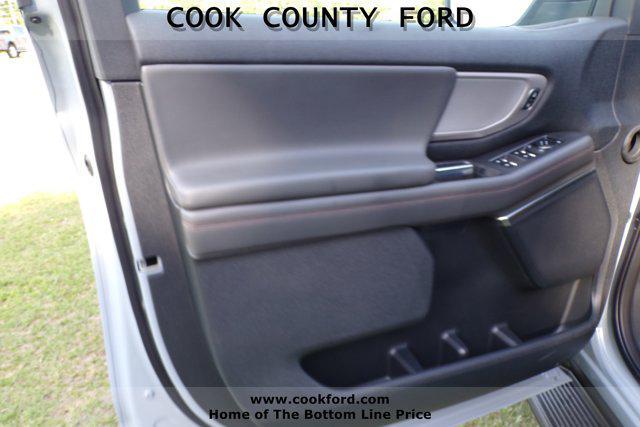 new 2025 Ford Expedition car, priced at $69,365