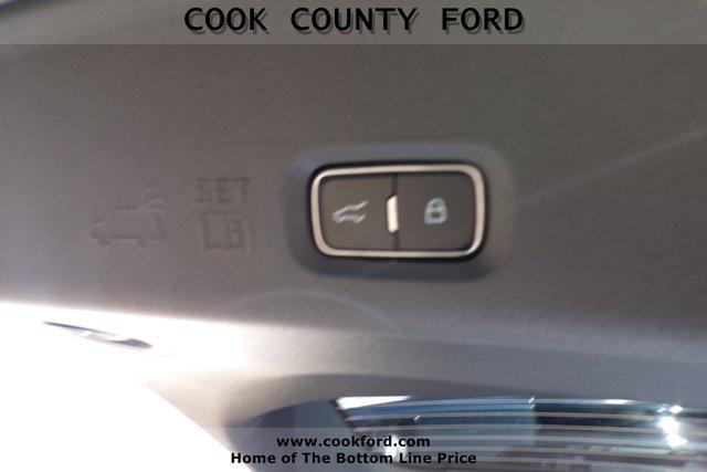 new 2025 Ford Expedition car, priced at $70,000