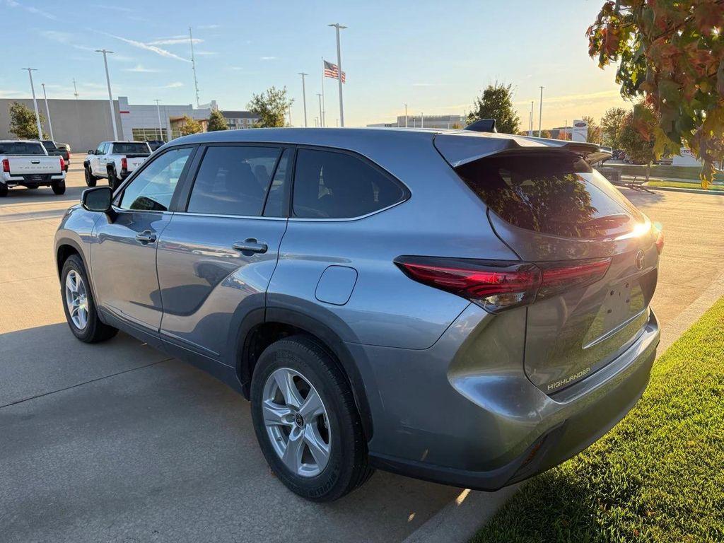 used 2023 Toyota Highlander car, priced at $37,500