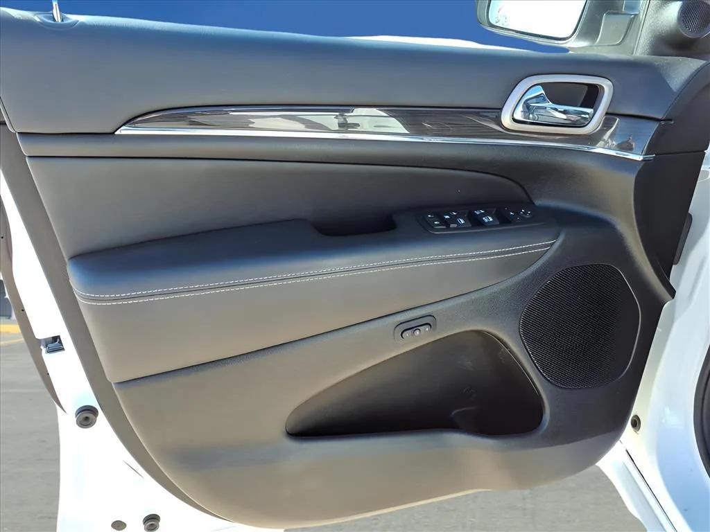 used 2015 Jeep Grand Cherokee car, priced at $15,500