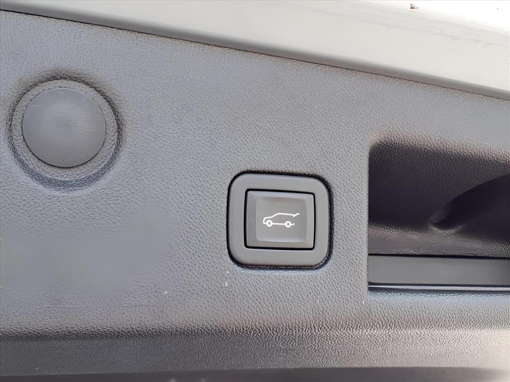 used 2023 Chevrolet Equinox car, priced at $22,615