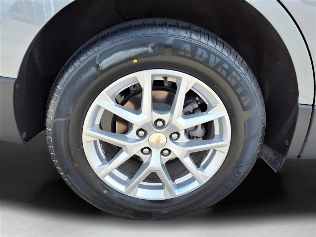 used 2023 Chevrolet Equinox car, priced at $22,615