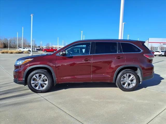 used 2015 Toyota Highlander car, priced at $16,900