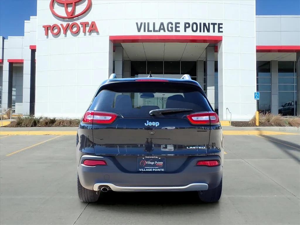 used 2015 Jeep Cherokee car, priced at $10,900