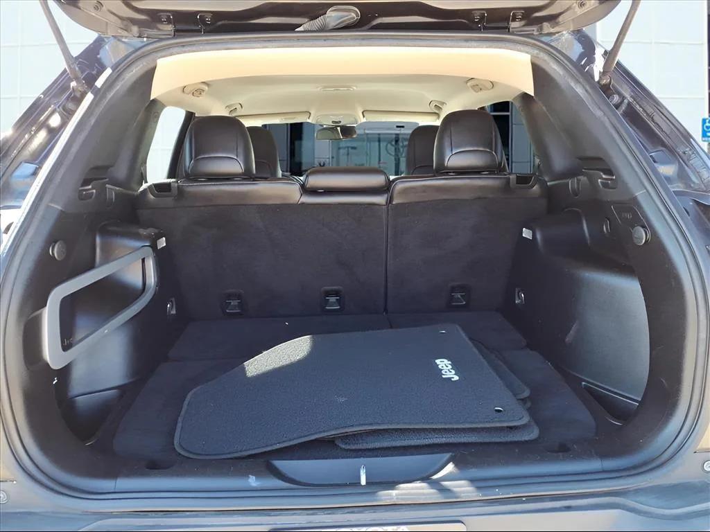 used 2015 Jeep Cherokee car, priced at $10,900