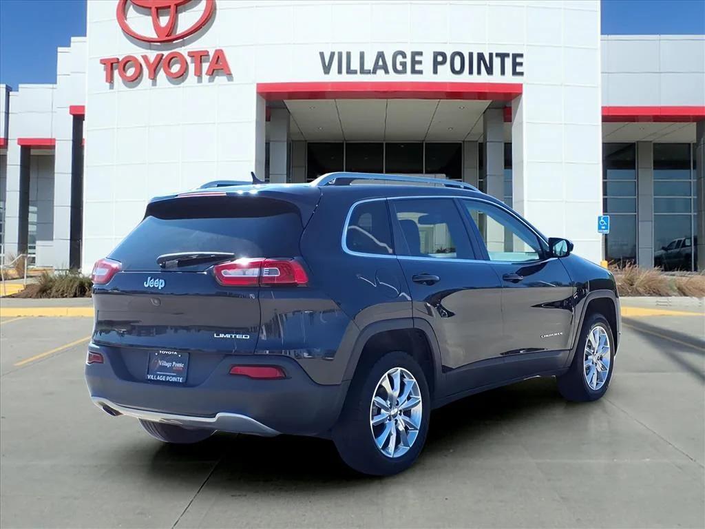 used 2015 Jeep Cherokee car, priced at $10,900