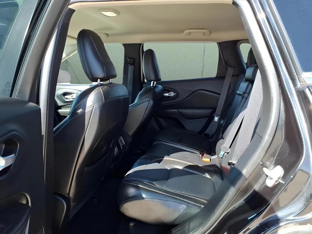 used 2015 Jeep Cherokee car, priced at $10,900