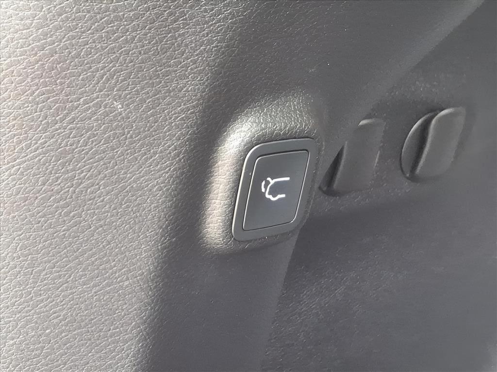 used 2019 Jeep Cherokee car, priced at $18,500